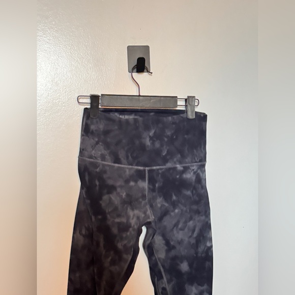 Lululemon Athletica Charcoal Tie-Dye Leggings Diamond Die Aligns 28" - Picture 6 of 10